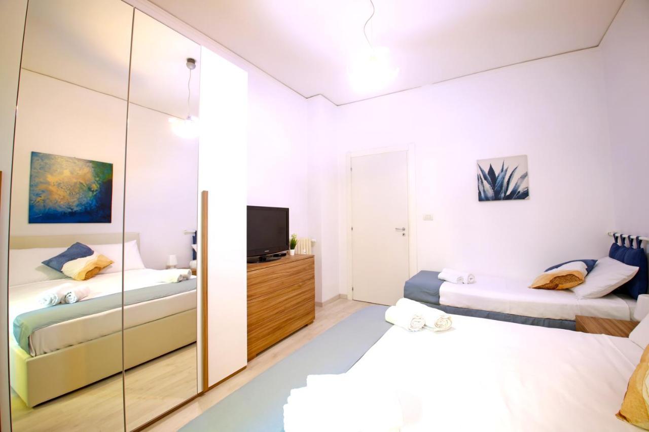 Hostly - Vittoria House - Near The Center With Private Parking Apartment Napoli Exterior foto