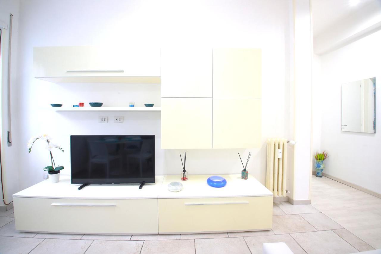 Hostly - Vittoria House - Near The Center With Private Parking Apartment Napoli Exterior foto
