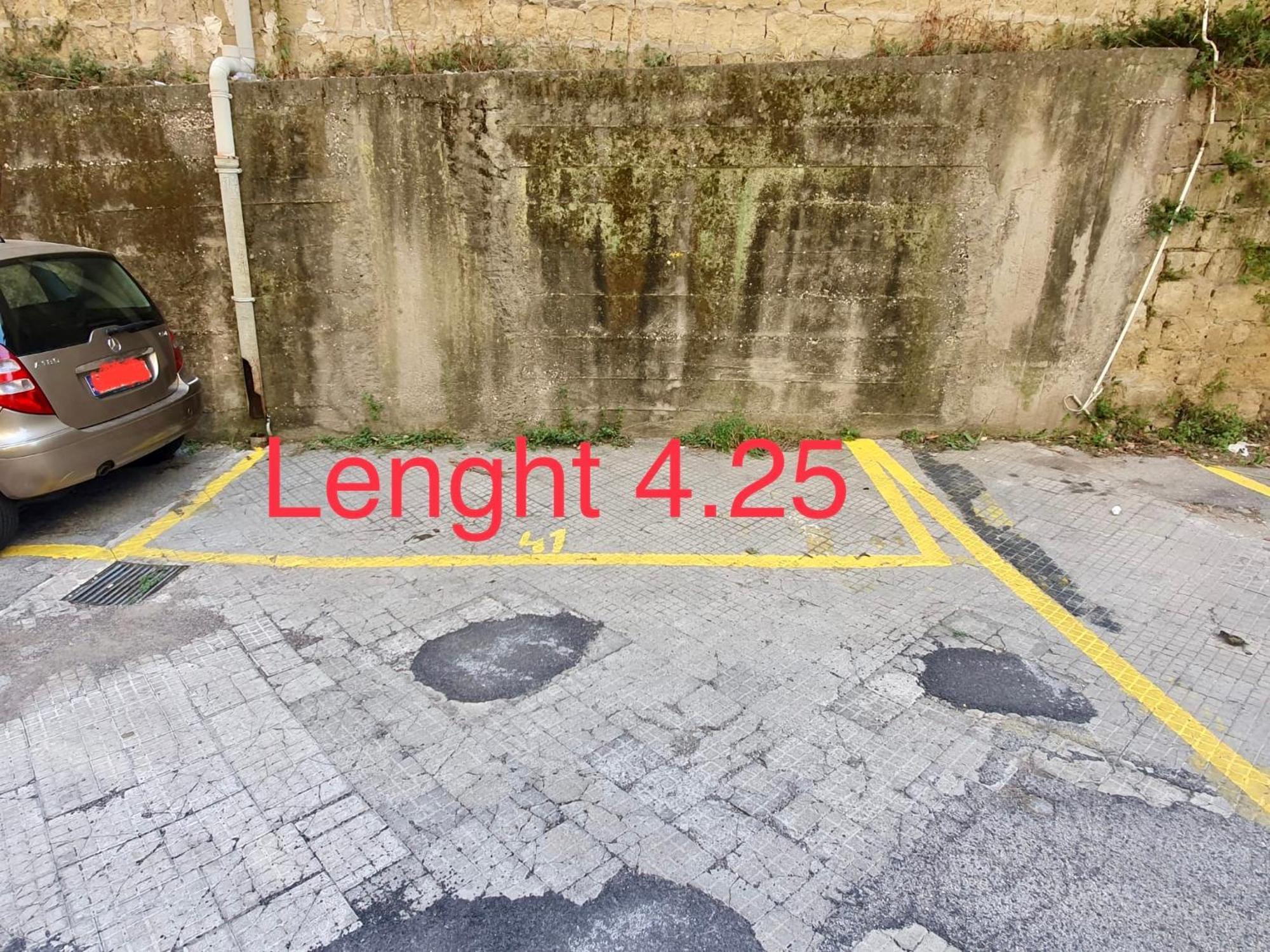 Hostly - Vittoria House - Near The Center With Private Parking Apartment Napoli Exterior foto