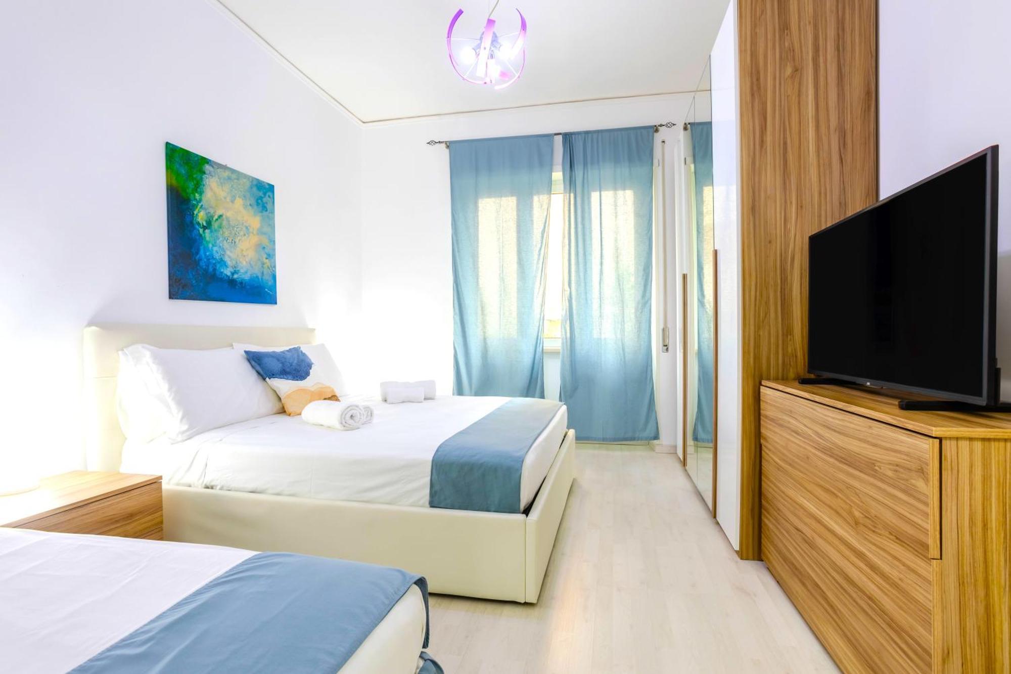 Hostly - Vittoria House - Near The Center With Private Parking Apartment Napoli Exterior foto